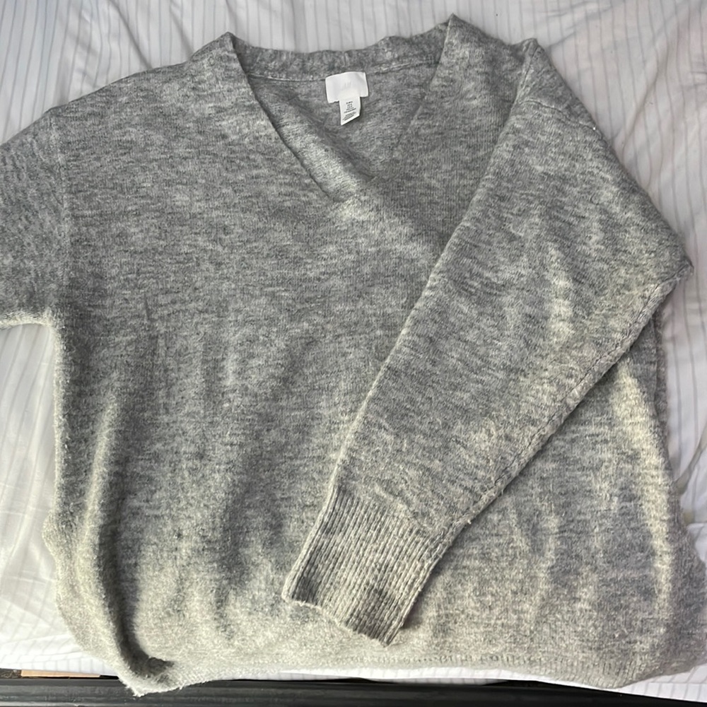 OVERSIZED GRAY SWEATER
